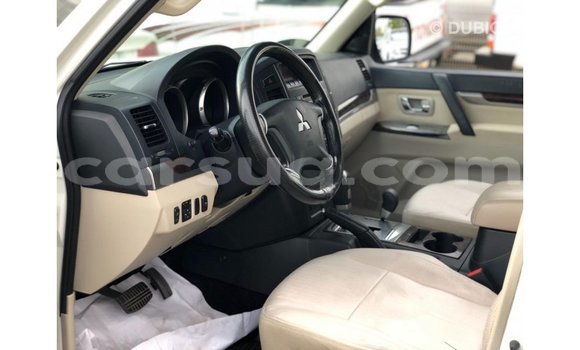 Acheter Import Voiture Mitsubishi Pajero Blanc à Import - Dubai, Barh el Gazel Acheter Import Voiture Mitsubishi Pajero Blanc à Import - Dubai, Barh el Gazel