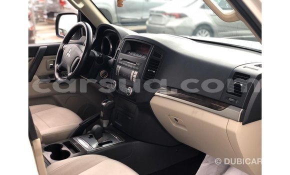 Acheter Import Voiture Mitsubishi Pajero Blanc à Import - Dubai, Barh el Gazel Acheter Import Voiture Mitsubishi Pajero Blanc à Import - Dubai, Barh el Gazel