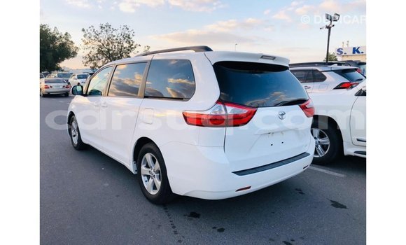 Acheter Import Voiture Toyota Sienna Blanc à Import - Dubai, Barh el Gazel Acheter Import Voiture Toyota Sienna Blanc à Import - Dubai, Barh el Gazel