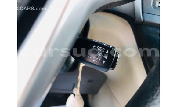 Acheter Import Voiture Toyota Sienna Blanc à Import - Dubai, Barh el Gazel Acheter Import Voiture Toyota Sienna Blanc à Import - Dubai, Barh el Gazel