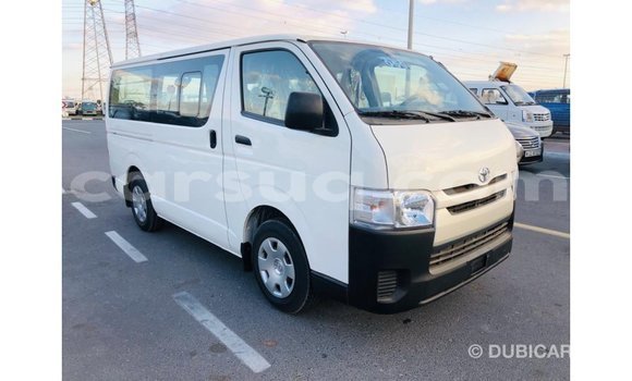 Acheter Import Voiture Toyota Hiace Blanc à Import - Dubai, Barh el Gazel Acheter Import Voiture Toyota Hiace Blanc à Import - Dubai, Barh el Gazel