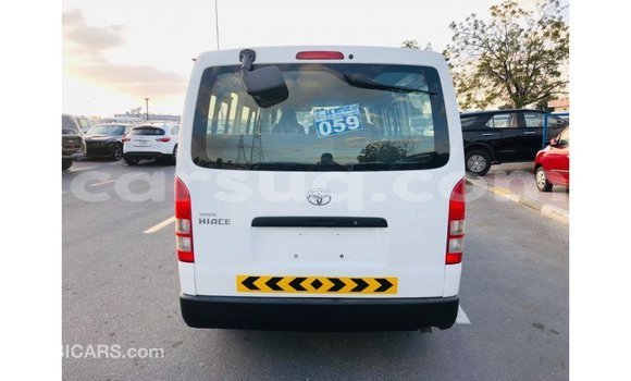 Acheter Import Voiture Toyota Hiace Blanc à Import - Dubai, Barh el Gazel Acheter Import Voiture Toyota Hiace Blanc à Import - Dubai, Barh el Gazel