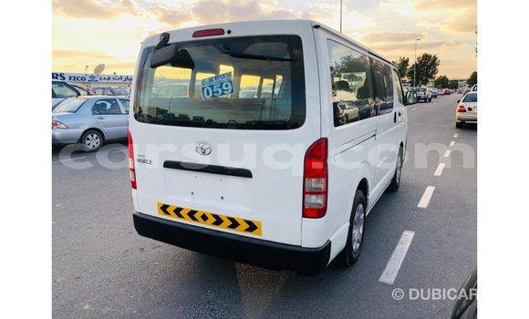 Acheter Import Voiture Toyota Hiace Blanc à Import - Dubai, Barh el Gazel Acheter Import Voiture Toyota Hiace Blanc à Import - Dubai, Barh el Gazel