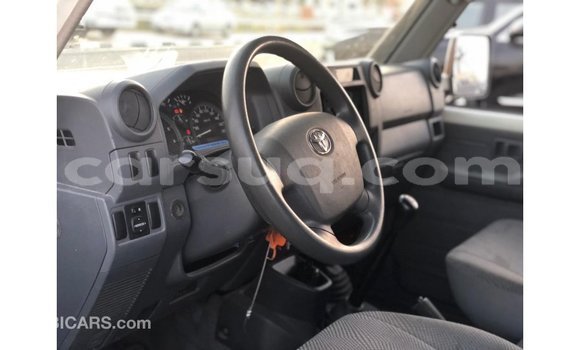 Acheter Import Voiture Toyota Land Cruiser Blanc à Import - Dubai, Barh el Gazel Acheter Import Voiture Toyota Land Cruiser Blanc à Import - Dubai, Barh el Gazel