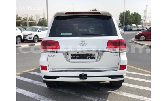 Buy Import Toyota Land Cruiser White Car in Import - Dubai in Barh el Gazel Buy Import Toyota Land Cruiser White Car in Import - Dubai in Barh el Gazel