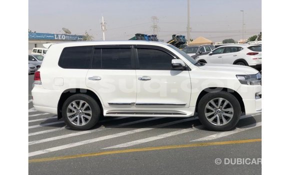 Buy Import Toyota Land Cruiser White Car in Import - Dubai in Barh el Gazel Buy Import Toyota Land Cruiser White Car in Import - Dubai in Barh el Gazel