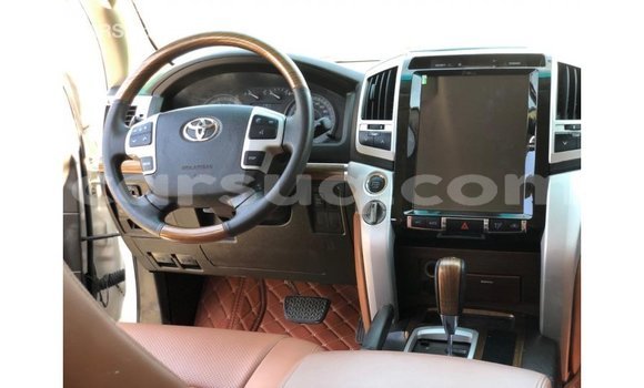 Buy Import Toyota Land Cruiser White Car in Import - Dubai in Barh el Gazel Buy Import Toyota Land Cruiser White Car in Import - Dubai in Barh el Gazel