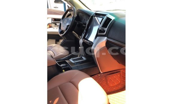 Buy Import Toyota Land Cruiser White Car in Import - Dubai in Barh el Gazel Buy Import Toyota Land Cruiser White Car in Import - Dubai in Barh el Gazel