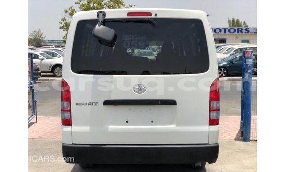 Acheter Import Voiture Toyota Hiace Blanc à Import - Dubai, Barh el Gazel Acheter Import Voiture Toyota Hiace Blanc à Import - Dubai, Barh el Gazel