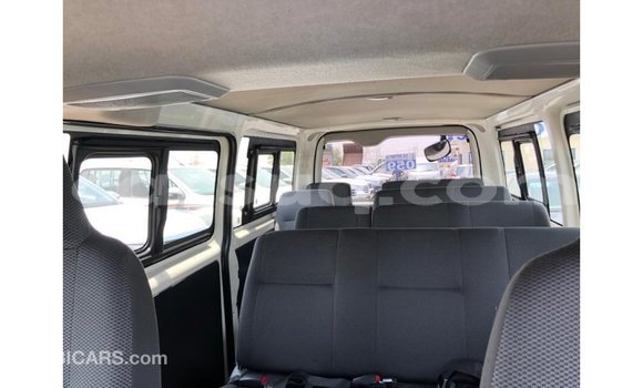 Acheter Import Voiture Toyota Hiace Blanc à Import - Dubai, Barh el Gazel Acheter Import Voiture Toyota Hiace Blanc à Import - Dubai, Barh el Gazel