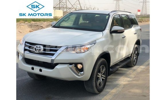 Acheter Import Voiture Toyota Fortuner Blanc à Import - Dubai, Barh el Gazel Acheter Import Voiture Toyota Fortuner Blanc à Import - Dubai, Barh el Gazel