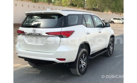 Acheter Import Voiture Toyota Fortuner Blanc à Import - Dubai, Barh el Gazel Acheter Import Voiture Toyota Fortuner Blanc à Import - Dubai, Barh el Gazel
