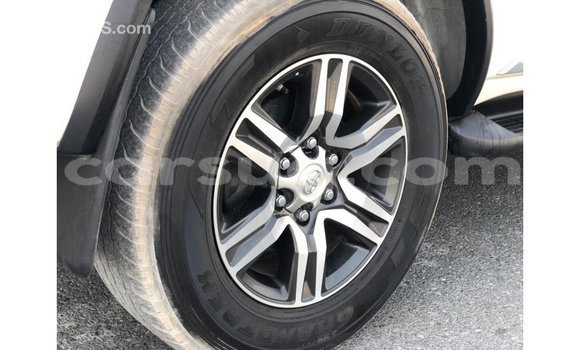 Acheter Import Voiture Toyota Fortuner Blanc à Import - Dubai, Barh el Gazel Acheter Import Voiture Toyota Fortuner Blanc à Import - Dubai, Barh el Gazel