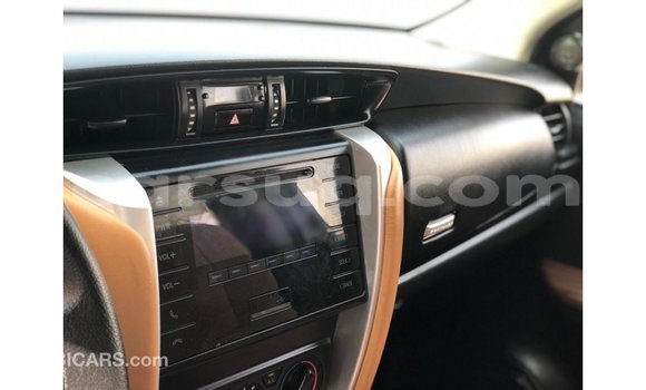 Acheter Import Voiture Toyota Fortuner Blanc à Import - Dubai, Barh el Gazel Acheter Import Voiture Toyota Fortuner Blanc à Import - Dubai, Barh el Gazel