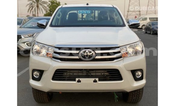 Acheter Import Voiture Toyota Hilux Blanc à Import - Dubai, Barh el Gazel Acheter Import Voiture Toyota Hilux Blanc à Import - Dubai, Barh el Gazel