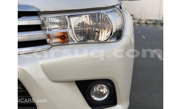 Acheter Import Voiture Toyota Hilux Blanc à Import - Dubai, Barh el Gazel Acheter Import Voiture Toyota Hilux Blanc à Import - Dubai, Barh el Gazel