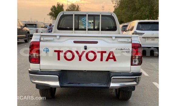 Acheter Import Voiture Toyota Hilux Blanc à Import - Dubai, Barh el Gazel Acheter Import Voiture Toyota Hilux Blanc à Import - Dubai, Barh el Gazel