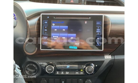 Acheter Import Voiture Toyota Hilux Blanc à Import - Dubai, Barh el Gazel Acheter Import Voiture Toyota Hilux Blanc à Import - Dubai, Barh el Gazel