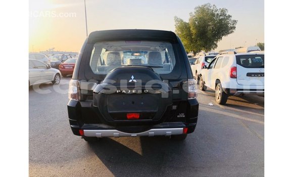 Acheter Import Voiture Mitsubishi Pajero Noir à Import - Dubai, Barh el Gazel Acheter Import Voiture Mitsubishi Pajero Noir à Import - Dubai, Barh el Gazel