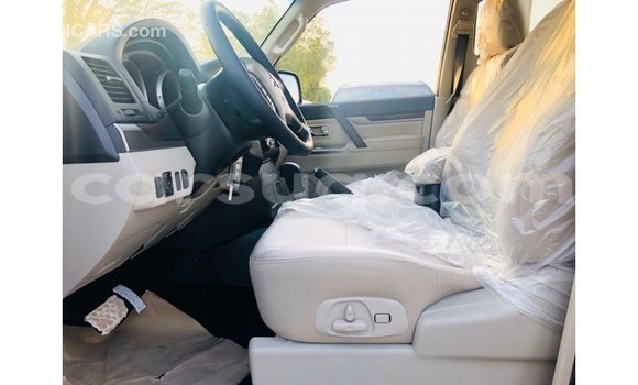 Acheter Import Voiture Mitsubishi Pajero Noir à Import - Dubai, Barh el Gazel Acheter Import Voiture Mitsubishi Pajero Noir à Import - Dubai, Barh el Gazel