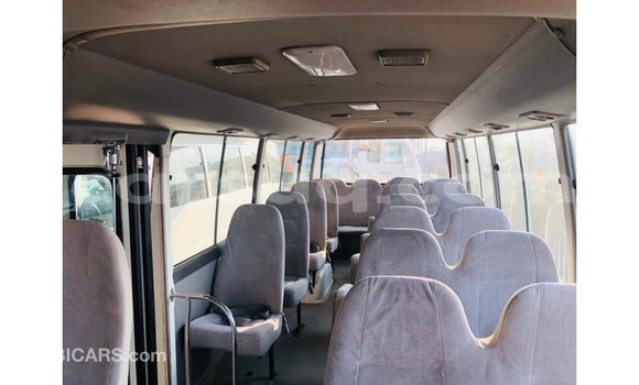 Acheter Import Voiture Toyota Coaster Blanc à Import - Dubai, Barh el Gazel Acheter Import Voiture Toyota Coaster Blanc à Import - Dubai, Barh el Gazel