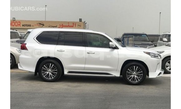 Acheter Import Voiture Lexus LX Blanc à Import - Dubai, Barh el Gazel Acheter Import Voiture Lexus LX Blanc à Import - Dubai, Barh el Gazel