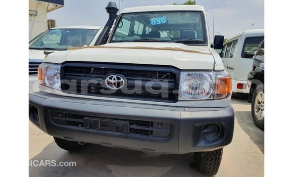 Acheter Import Voiture Toyota Land Cruiser Blanc à Import - Dubai, Barh el Gazel Acheter Import Voiture Toyota Land Cruiser Blanc à Import - Dubai, Barh el Gazel