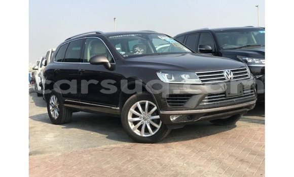 Acheter Import Voiture Volkswagen Touareg Marron à Import - Dubai, Barh el Gazel