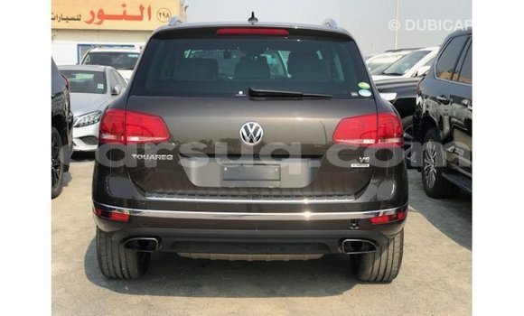 Acheter Import Voiture Volkswagen Touareg Marron à Import - Dubai, Barh el Gazel Acheter Import Voiture Volkswagen Touareg Marron à Import - Dubai, Barh el Gazel