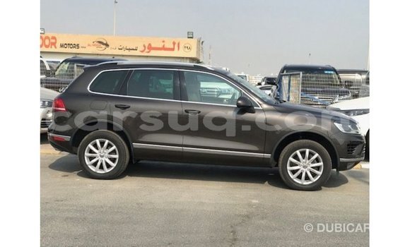 Acheter Import Voiture Volkswagen Touareg Marron à Import - Dubai, Barh el Gazel Acheter Import Voiture Volkswagen Touareg Marron à Import - Dubai, Barh el Gazel