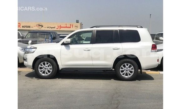 Acheter Import Voiture Toyota Land Cruiser Blanc à Import - Dubai, Barh el Gazel Acheter Import Voiture Toyota Land Cruiser Blanc à Import - Dubai, Barh el Gazel