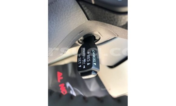 Acheter Import Voiture Toyota Land Cruiser Blanc à Import - Dubai, Barh el Gazel Acheter Import Voiture Toyota Land Cruiser Blanc à Import - Dubai, Barh el Gazel