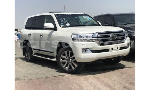 Buy Import Toyota Land Cruiser White Car in Import - Dubai in Barh el Gazel
