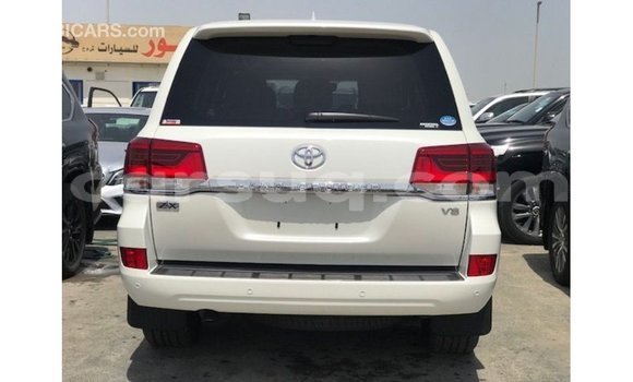 Acheter Import Voiture Toyota Land Cruiser Blanc à Import - Dubai, Barh el Gazel Acheter Import Voiture Toyota Land Cruiser Blanc à Import - Dubai, Barh el Gazel