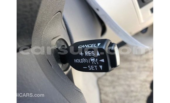 Acheter Import Voiture Toyota Land Cruiser Blanc à Import - Dubai, Barh el Gazel Acheter Import Voiture Toyota Land Cruiser Blanc à Import - Dubai, Barh el Gazel