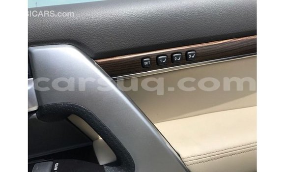 Acheter Import Voiture Toyota Land Cruiser Blanc à Import - Dubai, Barh el Gazel Acheter Import Voiture Toyota Land Cruiser Blanc à Import - Dubai, Barh el Gazel