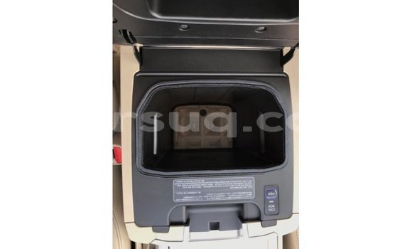 Acheter Import Voiture Toyota Land Cruiser Blanc à Import - Dubai, Barh el Gazel Acheter Import Voiture Toyota Land Cruiser Blanc à Import - Dubai, Barh el Gazel