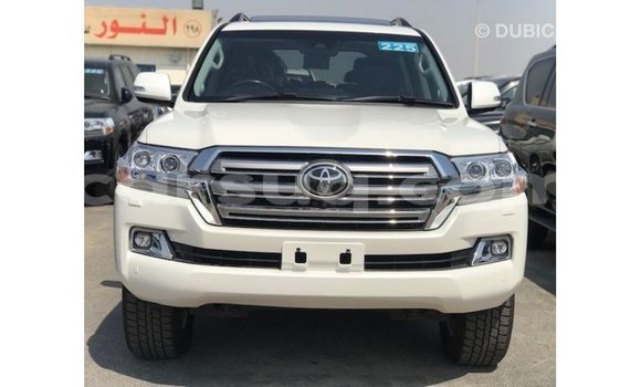 Acheter Import Voiture Toyota Land Cruiser Blanc à Import - Dubai, Barh el Gazel Acheter Import Voiture Toyota Land Cruiser Blanc à Import - Dubai, Barh el Gazel