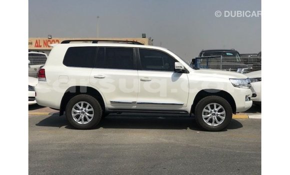 Acheter Import Voiture Toyota Land Cruiser Blanc à Import - Dubai, Barh el Gazel Acheter Import Voiture Toyota Land Cruiser Blanc à Import - Dubai, Barh el Gazel