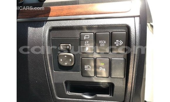 Acheter Import Voiture Toyota Land Cruiser Blanc à Import - Dubai, Barh el Gazel Acheter Import Voiture Toyota Land Cruiser Blanc à Import - Dubai, Barh el Gazel