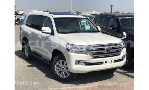 Acheter Import Voiture Toyota Land Cruiser Blanc à Import - Dubai, Barh el Gazel Acheter Import Voiture Toyota Land Cruiser Blanc à Import - Dubai, Barh el Gazel