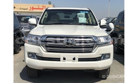 Acheter Import Voiture Toyota Land Cruiser Blanc à Import - Dubai, Barh el Gazel Acheter Import Voiture Toyota Land Cruiser Blanc à Import - Dubai, Barh el Gazel