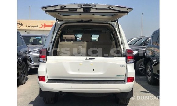 Acheter Import Voiture Toyota Land Cruiser Blanc à Import - Dubai, Barh el Gazel Acheter Import Voiture Toyota Land Cruiser Blanc à Import - Dubai, Barh el Gazel