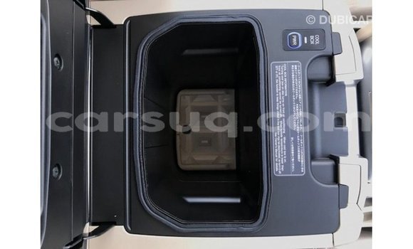 Acheter Import Voiture Toyota Land Cruiser Blanc à Import - Dubai, Barh el Gazel Acheter Import Voiture Toyota Land Cruiser Blanc à Import - Dubai, Barh el Gazel