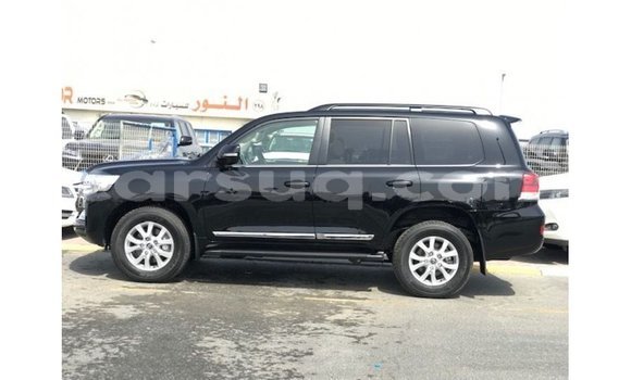 Acheter Import Voiture Toyota Land Cruiser Noir à Import - Dubai, Barh el Gazel Acheter Import Voiture Toyota Land Cruiser Noir à Import - Dubai, Barh el Gazel