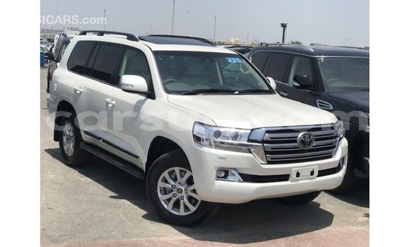 Acheter Import Voiture Toyota Land Cruiser Blanc à Import - Dubai, Barh el Gazel Acheter Import Voiture Toyota Land Cruiser Blanc à Import - Dubai, Barh el Gazel