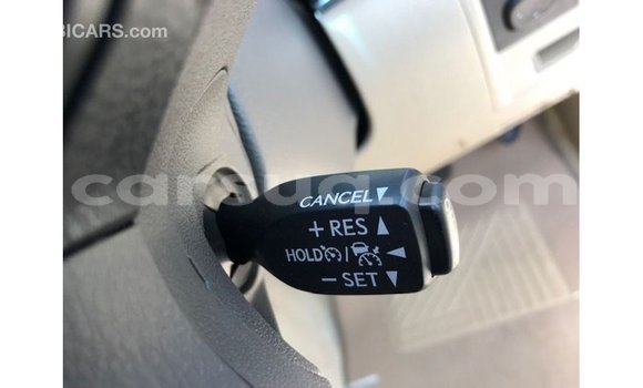 Acheter Import Voiture Toyota Land Cruiser Blanc à Import - Dubai, Barh el Gazel Acheter Import Voiture Toyota Land Cruiser Blanc à Import - Dubai, Barh el Gazel