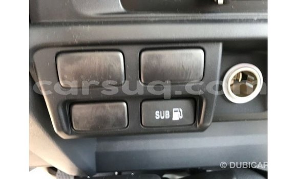 Acheter Import Voiture Toyota Land Cruiser Blanc à Import - Dubai, Barh el Gazel Acheter Import Voiture Toyota Land Cruiser Blanc à Import - Dubai, Barh el Gazel