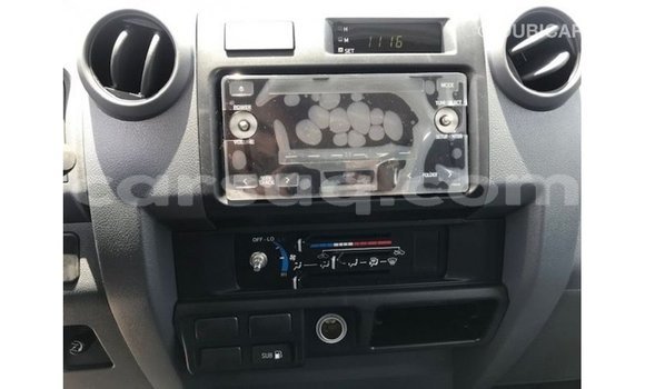 Acheter Import Voiture Toyota Land Cruiser Blanc à Import - Dubai, Barh el Gazel Acheter Import Voiture Toyota Land Cruiser Blanc à Import - Dubai, Barh el Gazel