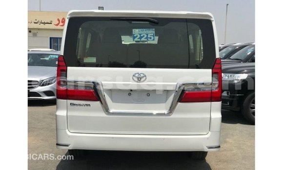 Acheter Import Voiture Toyota Granvia Blanc à Import - Dubai, Barh el Gazel Acheter Import Voiture Toyota Granvia Blanc à Import - Dubai, Barh el Gazel